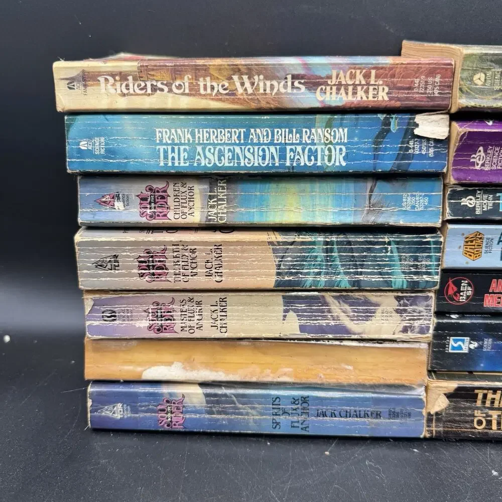 Lot Of 21 Vintage Sci-fi & Fantasy Books McCaffrey Chalker Lee Clarke & More